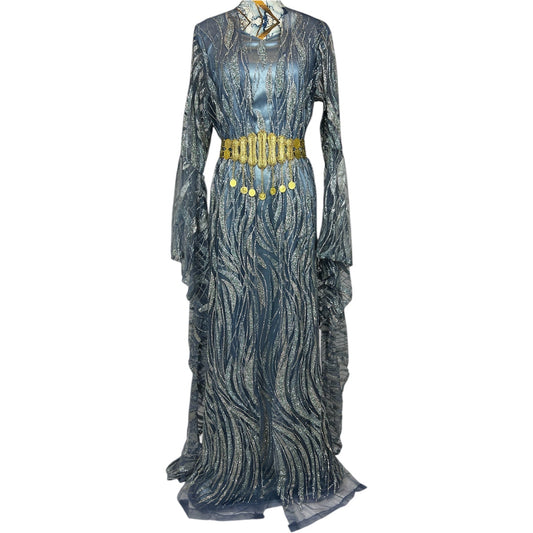 Kurdischer Luxus-Kaftan in Himmelblau – Handverziert & Mit Goldgürtel Kurdish Fanshop
