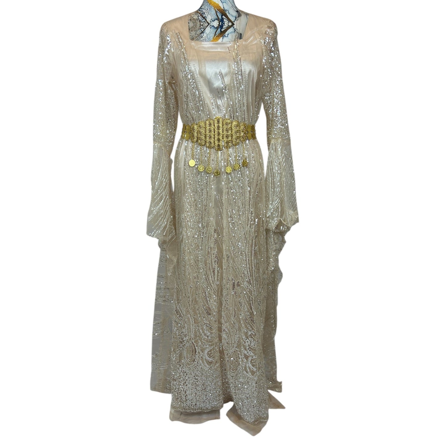 Kurdischer Luxus-Kaftan in Weiß – Handverziert & mit Goldstickerei Kurdish Fanshop