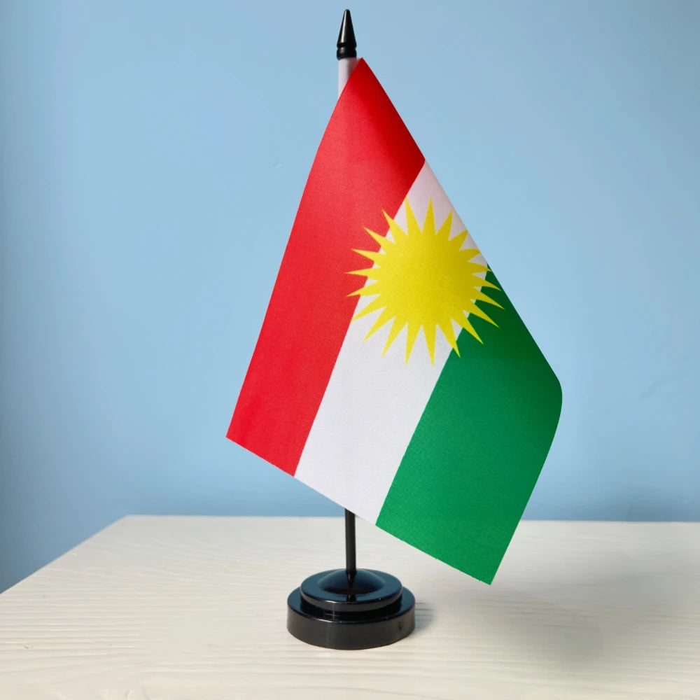 Kurdistan-Flagge für den Tisch – Dekoflagge mit Sockel Kurdish Fanshop