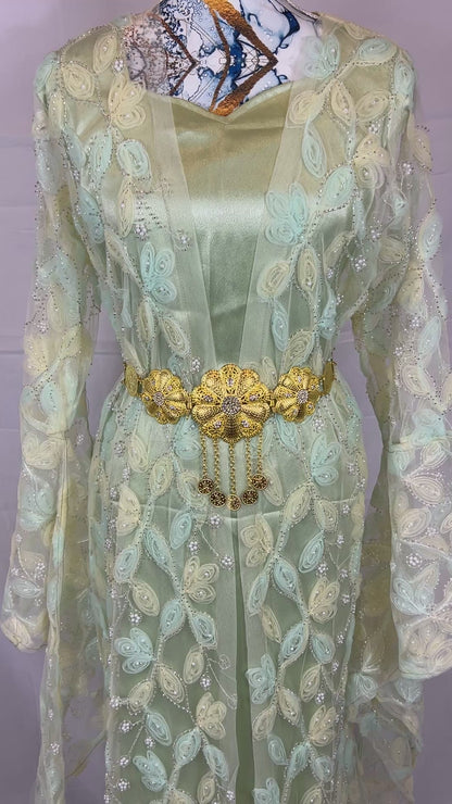 Kurdischer Luxus-Kaftan in Mintgrün – Handverziert & mit Glitzersteinen